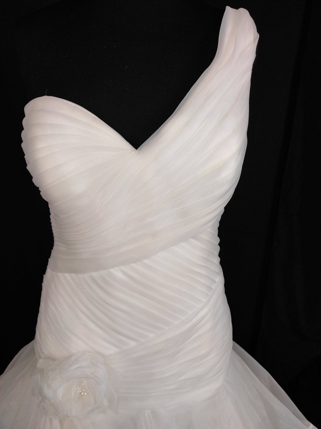 Robe de mariée asymétrique
