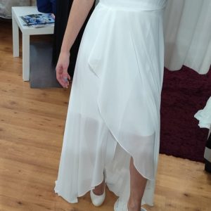 Robe de mariée asymétrique fluide